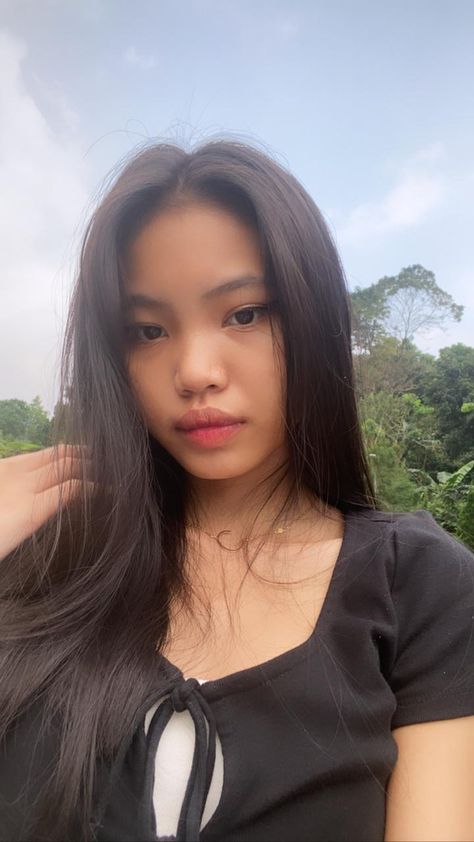 Asian Face, Girl General, South East Asian, Gallery Wallpaper, Pretty Ppl, East Asian, Glow Up Tips, Southeast Asian, Casual Tank Tops