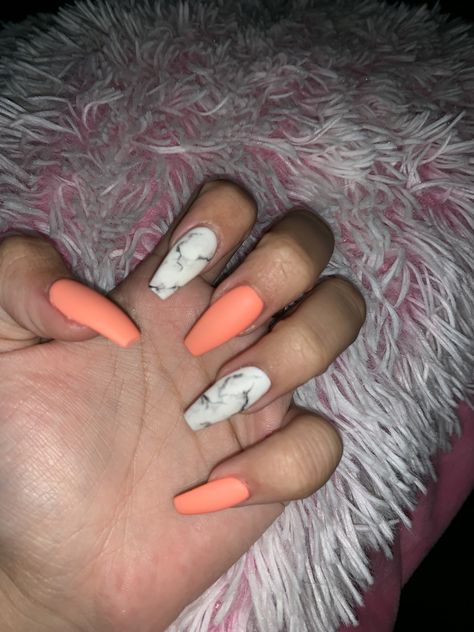 Peach Vibes, Marble Peach Orange Nails With Designs, Nail Ideas Peach Color, Coral Marble Nails, Peach Marble Nails, Acrylic Nails Peach, Lowkey Relationship, Vaca Nails, Peach Vibes, Baddie Things