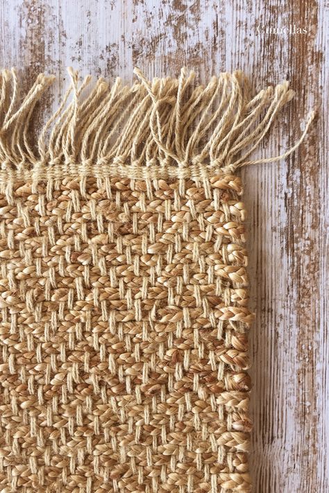 The Bohemia rug is woven mostly in jute and its discreet braids are interwoven with hemp fiber, as well as in its distinctive fringes, which provide a decorative plus and a chromatic contrast to the natural tone of the jute. Hemp Fiber, Natural Tones, Indoor Rugs, Natural Fibers, Braids, Plaits