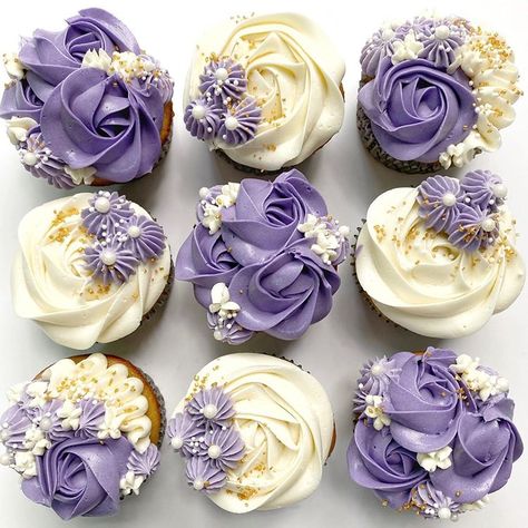 Beautiful Cupcakes Birthday, Cupcake Frosting Techniques, Something Purple, Ice Cream Cake Pops, Deco Cupcake, Purple Cupcakes, Cupcake Cake Designs, Buttercream Cupcakes, Shower Desserts