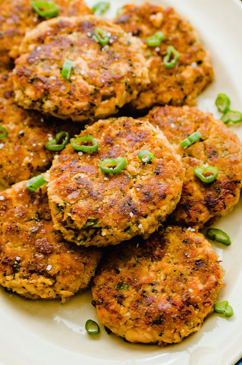 These salmon and sweet potato cakes are packed with nutrition and flavor! Enjoy them as a sandwich or a la carte. With a small amount of effort, you’ll make a meal your family is sure to love. #salmon #healthyrecipe #healthydinner #salmonmeal Salmon Potato Cakes, Sweet Potato Salmon, Potato Salmon, Sweet Potato Cakes, Salmon Sweet Potato, Sweet Potato Patties, Potato Cakes Recipe, Sweet Potato Recipes Healthy, Salmon And Sweet Potato