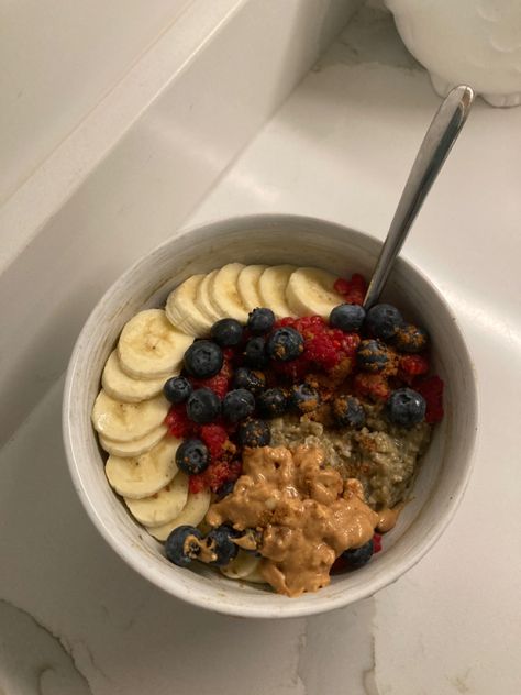 Oatmeal Fruit Bowl, Protein Powder Aesthetic, Protein Powder Oatmeal, Vision Binder, Oatmeal Aesthetic, Fruit Oatmeal, Better Gut Health, Oatmeal With Fruit, Oatmeal Bowl