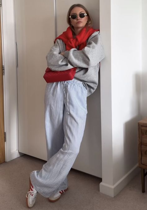 Cosy Spring Outfits, Copenhagen Style Pants, Boxer Pants Outfit Women, Linen Pants With Sneakers Outfit, Danish Fashion Copenhagen Street Style Summer, Striped Pants Outfit Women, Boxer Pants Outfit, Wide Leg Sweats Outfit, Pyjama Pants Outfit