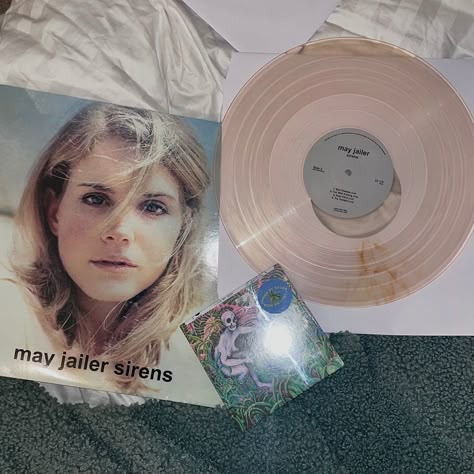 Vinyl Lana Del Rey, Lana Del Rey Sirens, May Jailer Sirens, Lizzy Grant Summer, Lana Albums, May Jailer, Lana Del Rey Albums, Lana Del Rey Art, Pink Swan