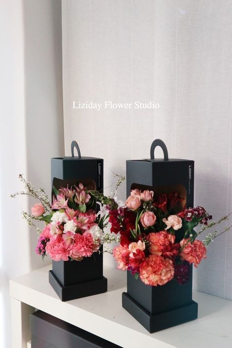 Gift Ideas Flowers, Box Gift Ideas, Valentine's Day Gift Ideas, Innovative Packaging, Flower Bouquet Diy, Flower Box Gift, Packaging Company, Creative Flower Arrangements, Flower Gift Ideas