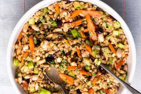 Dig Inn Farro Recipe - Naznin's Kitchen Fall Farro Salad, Warm Farro Salad, Salad With Carrots, Tofu Protein, Farro Recipes, Sauteed Carrots, Farro Salad, Salad Vegan, Used Pallets