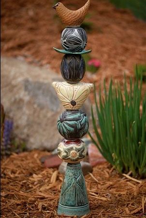 Ceramics 283: Ceramic Totem Poles Totem Pole Art, Garden Totem, Garden Totems, Pole Art, Totem Poles, Sculptures Céramiques, Pottery Handbuilding, Garden Pottery, Totem Pole