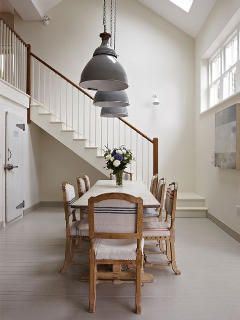 Farrow & Ball's top 10 paint colours are almost all shades of white Earth Tones Paint, Farrow Bal, Wimborne White, Farrow & Ball, Best White Paint, Farrow And Ball Paint, Farrow And Ball, Neutral Paint, Dining Room Inspiration