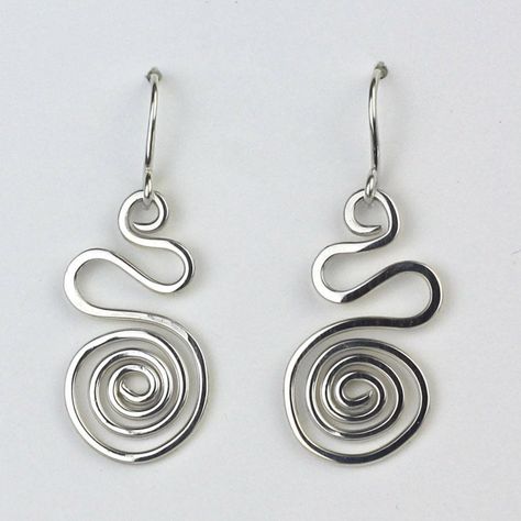 Wire Earrings Handmade, Spiral Jewelry, Wire Jewelry Patterns, Silver Wire Earrings, Good Luck Necklace, Infinity Earrings, Aluminum Jewelry, Astuces Diy, Handmade Jewelry Earrings