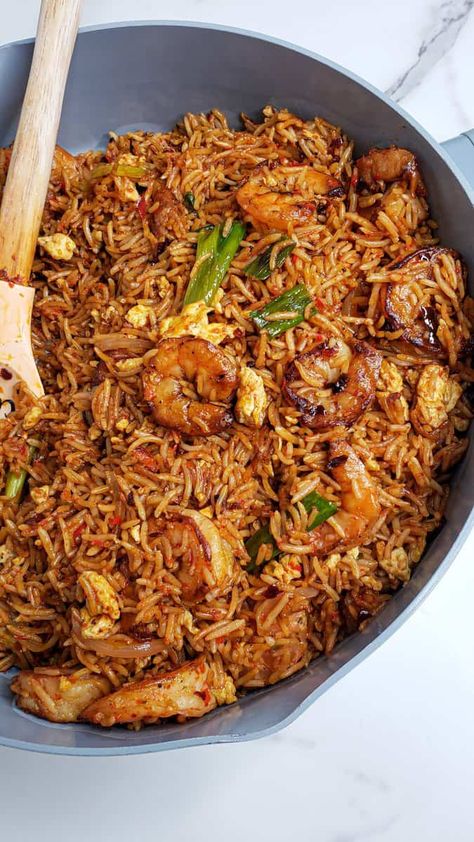 Shrimp Fried Rice Best Shrimp Fried Rice, Hibachi Fried Rice, Chef Breakfast, Shrimp Fried Rice Recipe, Dinner Homemade, Dark Soy Sauce, Shrimp Fried Rice, Soul Food Dinner, Simple Family Meals