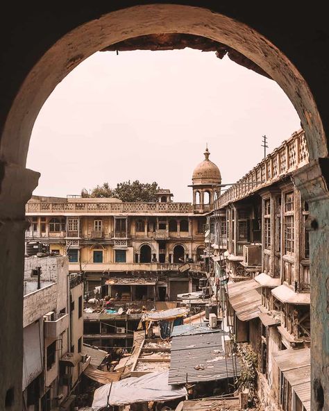 Khari Baoli Old Delhi Spice Market Rooftop Delhi Streets Aesthetic, Old Delhi Photography, Old Delhi Aesthetic, Delhi Street Photography, Delhi Aesthetics, Purani Delhi, Delhi Aesthetic, Places To Visit In Delhi, Delhi Market