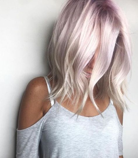 Rose Gold Hair Shades, Rose Blonde Hair, Longbob Hair, Blond Rose, Rose Blonde, Medium Length Wavy Hair, Kadeřnické Trendy, Spring Hair, Hair Shades