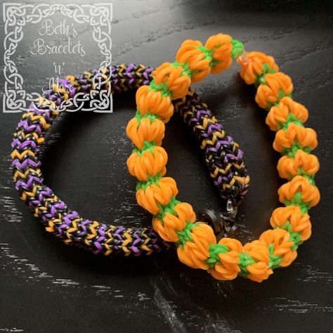 Halloween Loom Band Bracelet are fun bracelets made with small rubber bands in bright colors. These bracelets feature two different designs - 3D pumpkins and the popular hexafish pattern in seasonal colors. The bracelets are fastened by an S hook and will fit most adults. Loom Bands Bracelets Ideas, Rainbow Loom Bracelets Patterns Easy, Halloween Rubber Band Bracelet, Halloween Rainbow Loom Bracelets, Halloween Rainbow Loom, Loom Bracelet Patterns Rubber Band, Rubber Band Ideas, Rubber Band Bracelet Tutorial, Loom Bands Ideas