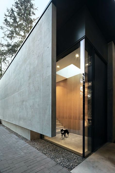 Concrete Villa Architecture, Minimalist Facade House, Minimalistic House Exterior, Brutalism House, Minimalist House Exterior Design, Concrete Facade Architecture, Concrete Minimalist House, Minimalist House Exterior, Concrete Modern House