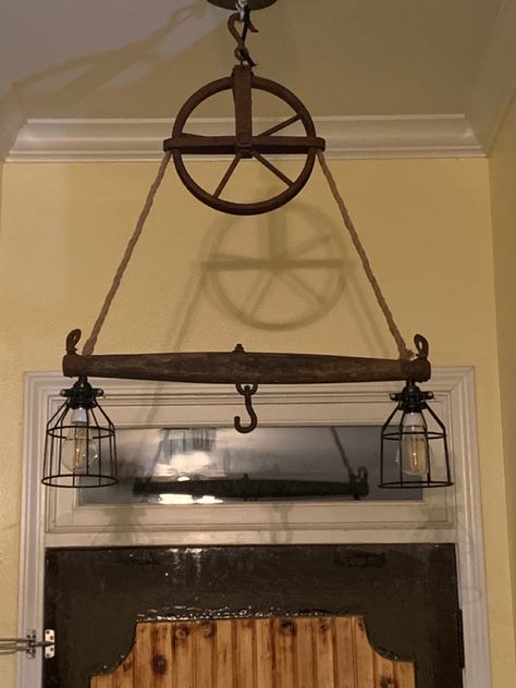 Ox Yoke Light Fixture, Antique Pulley Light, Horse Yoke Ideas, Wooden Pulley Ideas, Old Pulley Ideas Decor, Pully Lights, Pulley Light Fixture, Pulley Decor, Light Over Sink