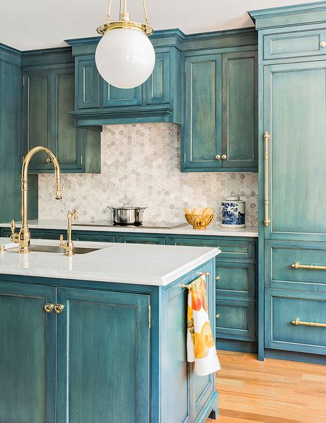 Blue Kitchen Paint, Glazed Kitchen Cabinets, Kitchens Ideas, Turquoise Kitchen, Painted Kitchen Cabinets Colors, Blue Kitchen Cabinets, Popular Kitchens, Red Tea, Room Walls