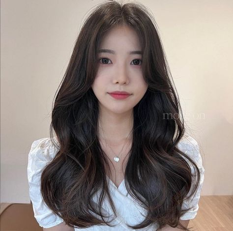 Korean Hair Ideas, Korean Haircut Long, Korean Wavy Hair, Claire Fashion, Korean Long Hair, Wavy Haircut, Korean Hairstyles, Bold Hair Color, Hair Inspiration Long