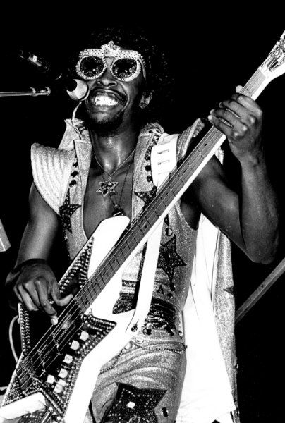 Bootsy Collins, need I say more Parliament Funkadelic, Bootsy Collins, Jon Voight, Funk Music, Soul Funk, Black Music, James Brown, Afro Punk, Bass Player