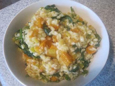 The flavours in this risotto work very well together. Pumpkin and Spinach Risotto. Chicken And Pumpkin Risotto, Chicken And Mushroom Risotto, Pumpkin Risotto Recipes, Arancini Balls, Cheese Zucchini, Pumpkin Spinach, Spinach Risotto, Pumpkin Lasagna, Chicken Pumpkin