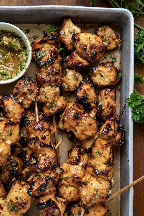 Try these delicious Honey Garlic Chicken Skewers: juicy marinated chicken, air-fried to perfection, and brushed with honey garlic butter! These skewers are not only packed with flavor but quick to prepare, too. Serve them as an appetizer or a main dish, either way, they are sure to impress! Plus, I have also included oven and grilling instructions. Mini Chicken Skewers Appetizers, Marinated Chicken Skewers Grilled, Chicken Kebab Skewers, Meat Skewers Appetizers, Baked Chicken Skewers Oven, Oven Chicken Skewers, Grilled Chicken Skewer Recipes, Summer Supper Recipes, Grilled Chicken Dinners