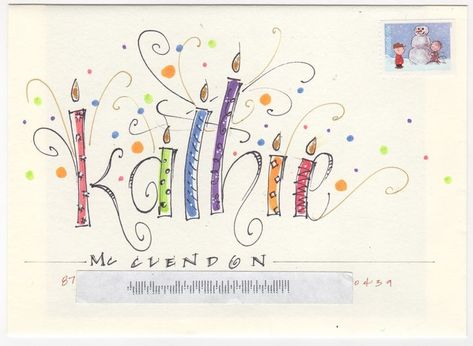 Awesome Birthday Envelope idea Birthday Presents Ideas, Birthday Envelope, Postal Art, Envelope Calligraphy, Snail Mail Art, Fancy Envelopes, Mail Art Envelopes, Pretty Writing, Presents Ideas