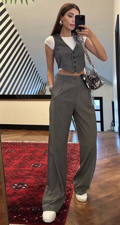 Grey Formal Pants Outfit Woman, Female Formal Outfits, College Formal Outfit, Luxury Photography, 2024 Outfits, Denim Skirt Outfits, Uni Outfits, Prom Ideas, Casual Day Outfits