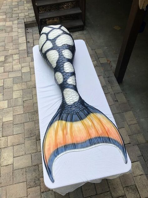 Orange Mermaid Tail, Fish Tails, Merman Tails, Realistic Mermaid Tails, Orange Mermaid, Mermaid Tales, Mermaid Ideas, Fantasy Things, Professional Mermaid