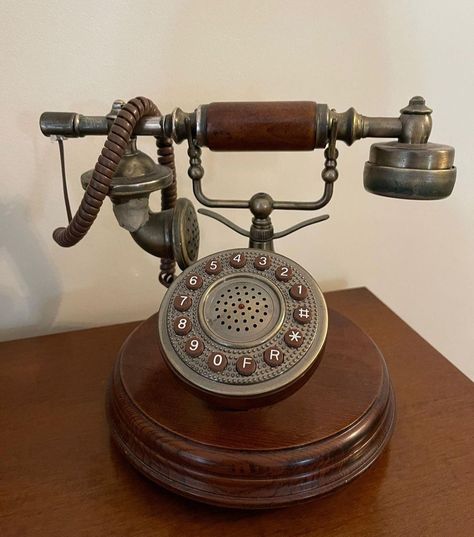 1800s Technology, 1930s Technology, 1920s Telephone, 1920s Technology, 1930s Telephone, 1920s Phone, Vintage 40s Aesthetic, 1940s Telephone, 1920s Office