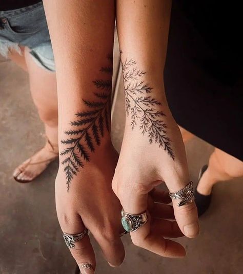 Natur Tattoo Arm, Around Arm Tattoo, Fern Tattoo, Men's Fashion Tips, Theme Tattoo, Plant Tattoo, Botanical Tattoo, Jewelry Tattoo, Nature Tattoos