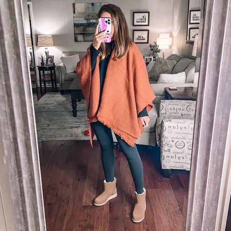 Sweater poncho outfit