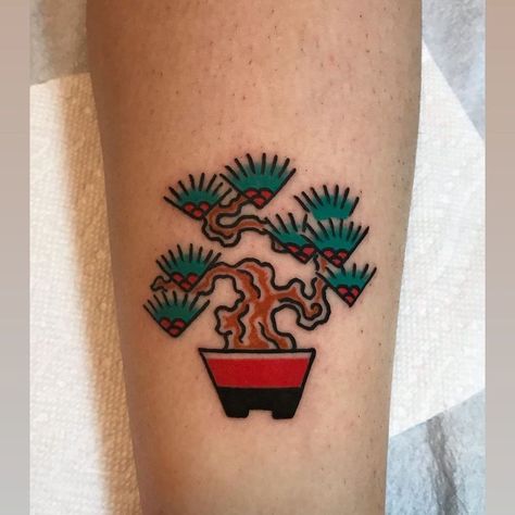 Jaime Fernandez Z. on Instagram: “Bonsai from my trip to Chicago last year @good.omen.tattoo - More like this please, email to book yours!” Bonsai Tree Tattoo Traditional, Traditional Bonsai Tattoo, Bonsai Tattoos, Bonsai Tree Tattoo, Bonsai Tattoo, Japanese Reference, Japanese Irezumi, Bonsai Tree Tattoos, Body Paintings