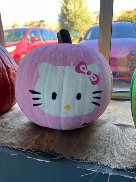 Cute Girly Pumpkin Painting, Painted Mini Pumpkins Halloween, Pumpkin Ideas Hello Kitty, Pumkin Ideas Cute, Pumpkin Painting Ideas Funny Easy, Painting Ideas On A Pumpkin, Paint Ideas Hello Kitty, Cute Punkin Painting Ideas Easy, Carved And Painted Pumpkin Ideas