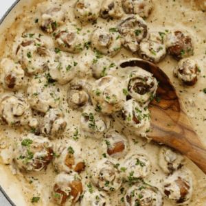 Creamy Garlic Parmesan Mushrooms - The Recipe Critic Homemade Stock, Homemade Broth, Mushroom Sauce Recipe, Creamy Parmesan Sauce, Easter Side Dishes, Creamy Mushroom Sauce, Salad Pasta, Creamy Mushrooms, Mushroom Sauce