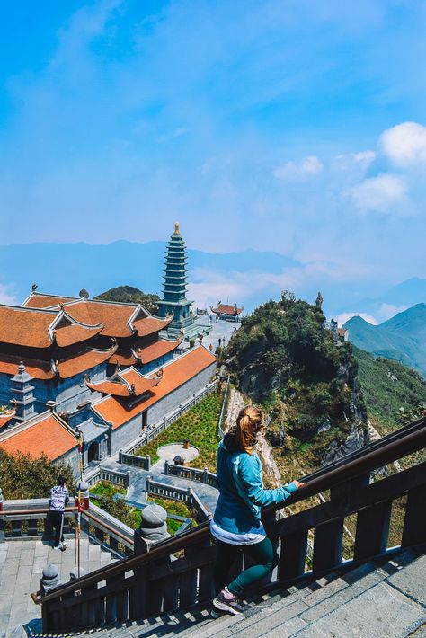 Admiring the views from Fansipan Peak in Sapa, Vietnam Fansipan Vietnam, Sa Pa Vietnam, Vietnam Vacation, Vietnam Itinerary, Sapa Vietnam, Travel Captions, Sa Pa, Local Guide, Day Hike