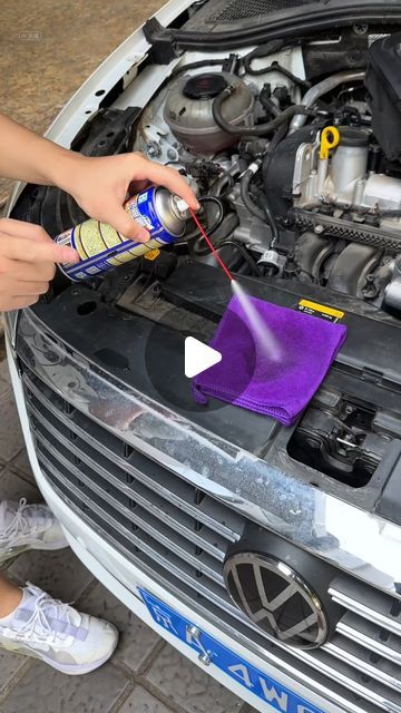 Car Cleaning Hacks Diy, Car Detailing Diy, Car Detailing Tricks, New Gadgets For Men, Diy Car Cleaning, Driving Basics, Safe Driving Tips, Cool Car Gadgets, Car Problems