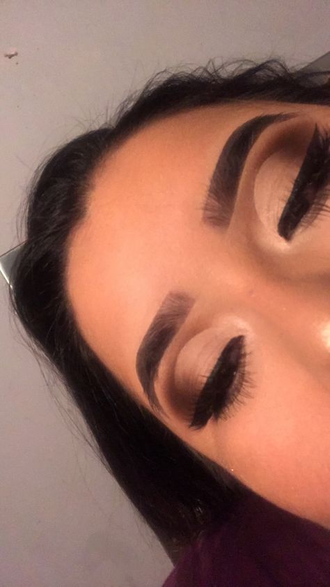 Brown smokey cut crease Brown Cut Crease Makeup Looks, Cutcrease Eyemakeup Brown, Brown And Black Eyeshadow Looks, Cut Crease Eyeshadow Hooded Eyes, Black Cut Crease Makeup, Red Cut Crease Eyeshadow, Cut Crease Eyeshadow Black Women, Eyeshadow Looks Cut Crease, Makeup Looks Cut Crease