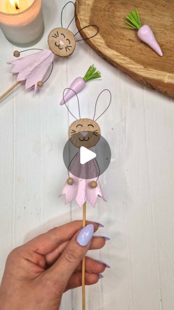 Clothespin Diy Crafts, Velika Noč, Easter Flower Arrangements, Egg Carton Crafts, Easy Easter Crafts, Easter Decorations Christian Church, Easter Decorations Dollar Store, Easter Decorations Vintage, Dollar Tree Diy Crafts