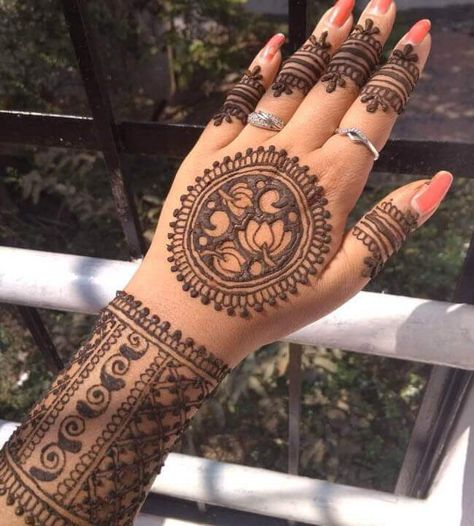 50 Singapore Mehndi Design (Henna Design) - February 2020 Mehndi Designs Finger, Henna Hand Designs, Arab Mehndi, Henna Designs Simple, Henne Tattoo, Henna Style Tattoos, Arabic Henna Designs, Henna Inspired Tattoos, Tato Henna