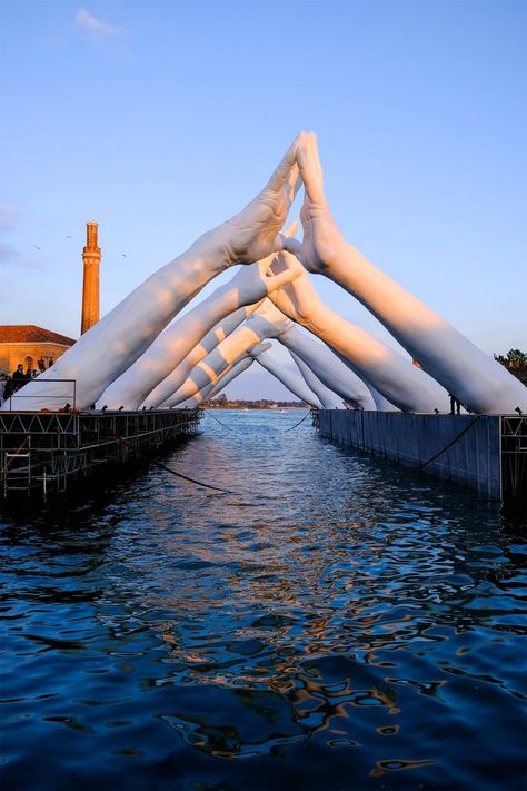 Building Bridges: Art Installation by Lorenzo Quinn | Daily design inspiration for creatives | Inspiration Grid Lorenzo Quinn, Building Bridges, Japanese Screen, Photo Grid, Bridge Building, Venice Biennale, Italian Artist, British Artist, Experiential