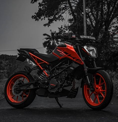 KTM Duke 200 Duke 200 Wallpaper, Biker Logo Design, Home Gym Design Garage, Duke Motorcycle, New Ktm, Duke 200, Ktm Duke 200, Digital Graphics Art, Duke Bike