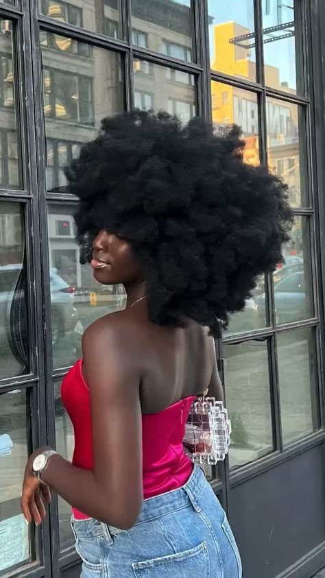 Yes this is all her natural hair! Check out 60 fun ways to style your 4c natural hair. 4c Hair Down Hairstyles, Natural Hair Vision Board, Braid Out 4c Hair, Big Afro Hairstyles 4c Hair, 4c Braid Out, 4c Long Natural Hair, Natural Hair Styles 4b, Short Type 4 Hair, 4c Hair Long