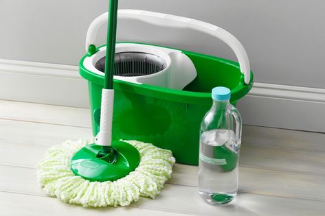 Homemade Floor Cleaner, Best Floor Cleaner, Homemade Floor Cleaners, Window Cleaner Homemade, Cleaning Vinyl Floors, Cleaning Wood Floors, Clean Bathtub, Chemical Free Cleaning, Beautiful Flooring