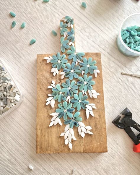 Diy Mosaic Picture Frame, Mosaic Gift Ideas, Mosiacs Projects Diy, Diy Mosaic Ideas, Mosaic Art Ideas, Mosaic Patterns For Beginners, Diy Mosaic Projects, Diy Mosaic Tiles, Tile Mosaic Art