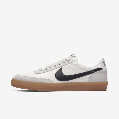 Inspired by the original low-profile tennis shoes, the Nike Killshot 2 updates the upper with a variety of textured leathers to create a fresh look. From soft suedes to smooth leathers with the perfect sheen, it's court-side attitude with a modern touch. To prove you're on top, the rubber gum sole adds the cherry on bottom. Men's Grooming, White Shoes Sneakers, Black And White Sneakers, Mens Nike Shoes, Everyday Shoes, Tenis Casual, Boy Shoes, Skate Shoes, White Sneakers