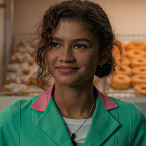 𝑇𝐴𝐺𝑆： #spiderman #peterparker #marvel #marvelavengers #marvelcinematicuniverse #mcu #zendayaicon #tomhollandspiderman #zendaya #tomholland #icon #marvelicons #amazingspiderman #nowayhome Michelle Jones, Games On Your Phone, Rewards App, Free Gift Cards, Gift Cards, Spiderman, Marvel