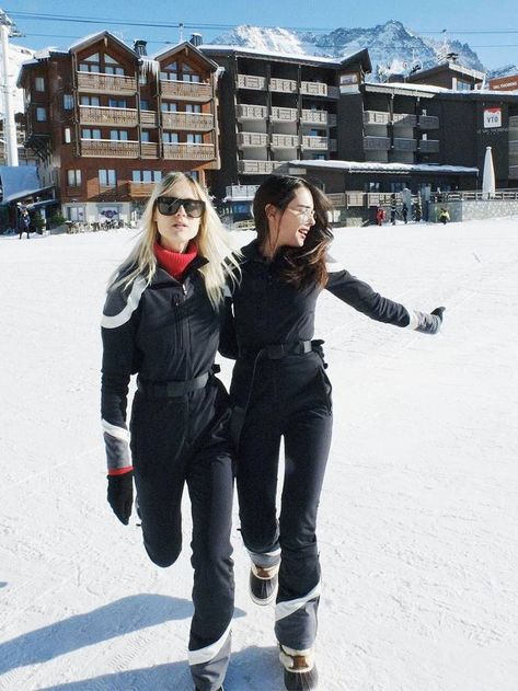 Cute Ski Outfits For Women, Cute Ski Outfits, Ski Outfits For Women, Ski Outfit For Women, Snow Day Outfit, Ski Outfits, Women Feminism, Ski Outfit, Snow Trip