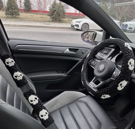 skull steering wheel cover Goth Car Interior Decor, Emo Car Accessories, Goth Car Interior, Goth Car, Car Accessory Gifts, Girly Car Accessories, Car Things, Car Deco, Cool Car Accessories