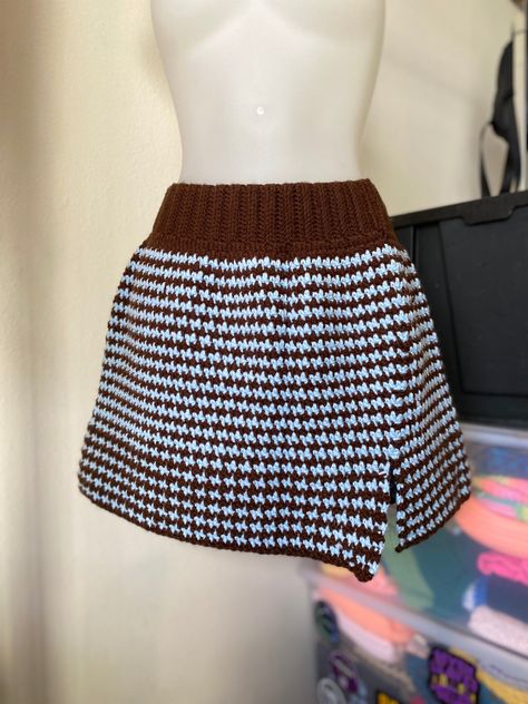 Crochet Baby Skirt, Crochet Skirt Outfit, Knit Skirt Pattern, Crochet Blouse Free Pattern, Purse Ideas, Skirt Patterns, Crochet Skirt Pattern, Skirt Inspiration, Crochet Skirts