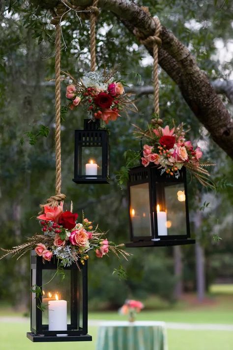 Rustic Wedding Decorations, Deco Champetre, Wedding Lanterns, Teal Wedding, Fall Wedding Decorations, Outdoor Wedding Decorations, Deco Floral, Wedding Cake Designs, Hanging Lanterns