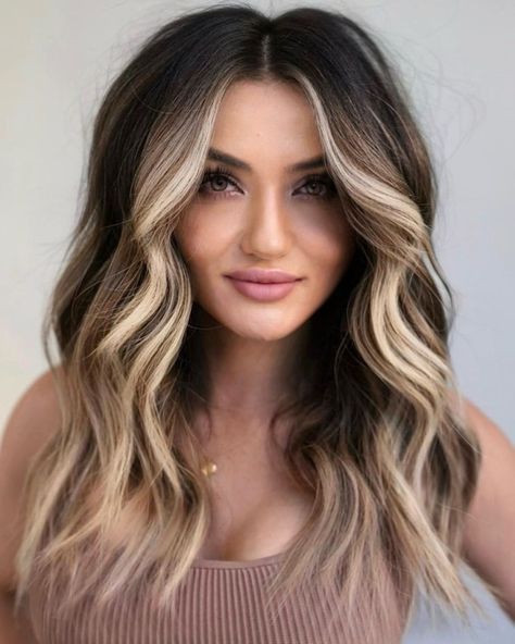 Cool-Tone Blonde and Brown Money Piece Hair Balayage Money Piece, Colored Money Piece, Colored Money Piece Hair, Money Piece Hair Ideas, Money Piece Hair, Lazy Girl Hairstyles, Warm Brown Hair, Money Piece, Dark Hair With Highlights